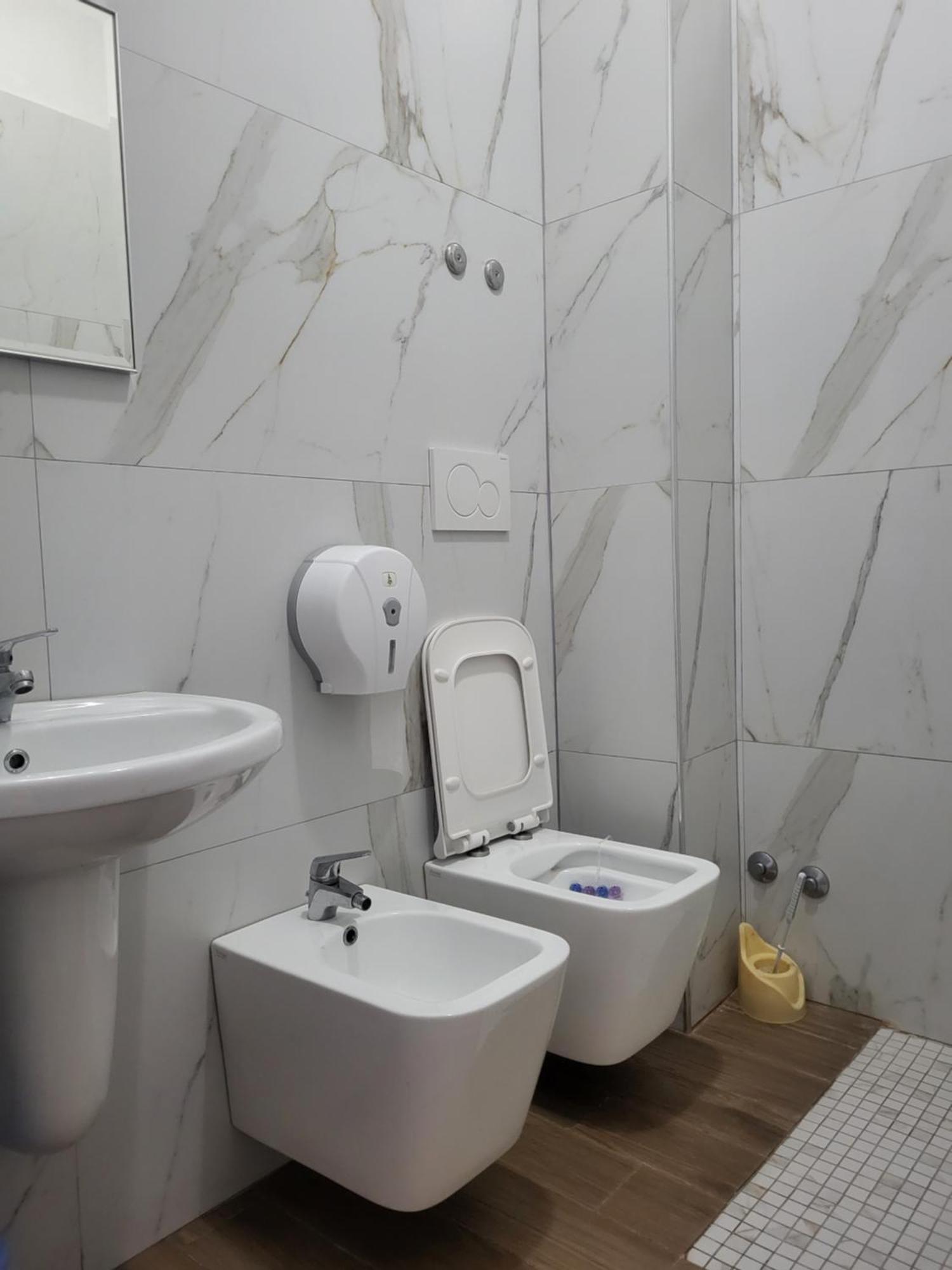 Hotel Europa Lezhë Екстериор снимка