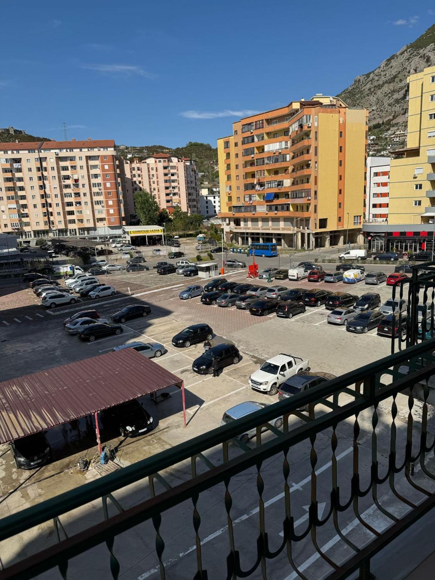 Hotel Europa Lezhë Екстериор снимка