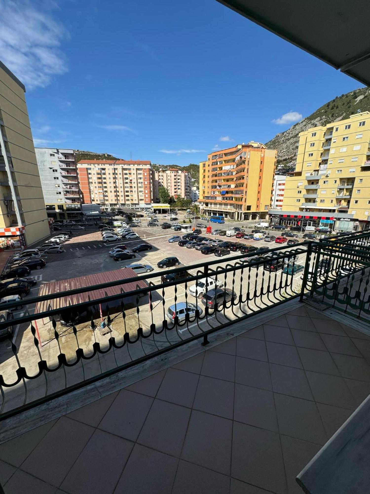 Hotel Europa Lezhë Екстериор снимка