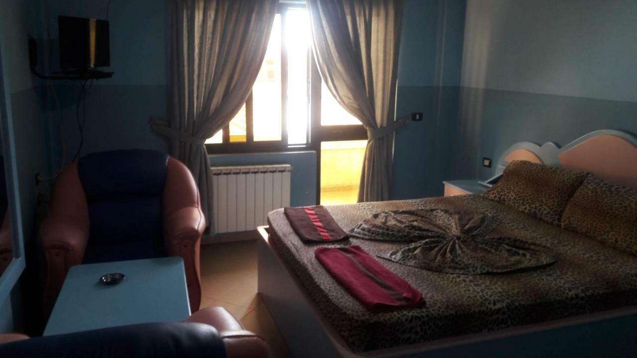 Hotel Europa Lezhë Екстериор снимка