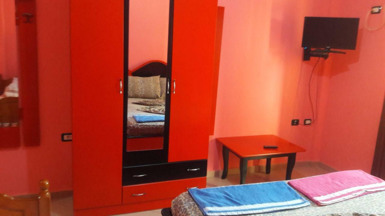 Hotel Europa Lezhë Екстериор снимка