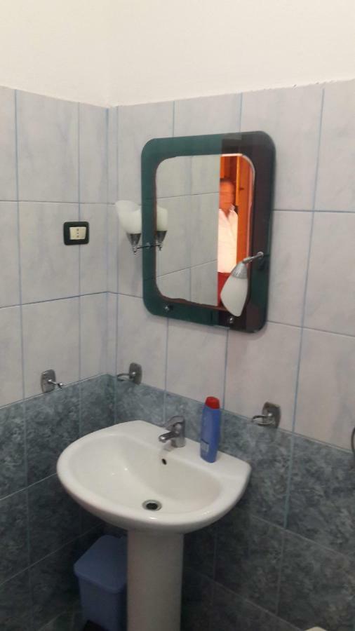 Hotel Europa Lezhë Екстериор снимка